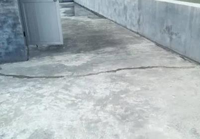 甘德楼顶漏水维修公司分享下如何解决卫生间隐蔽部位漏水的问题?